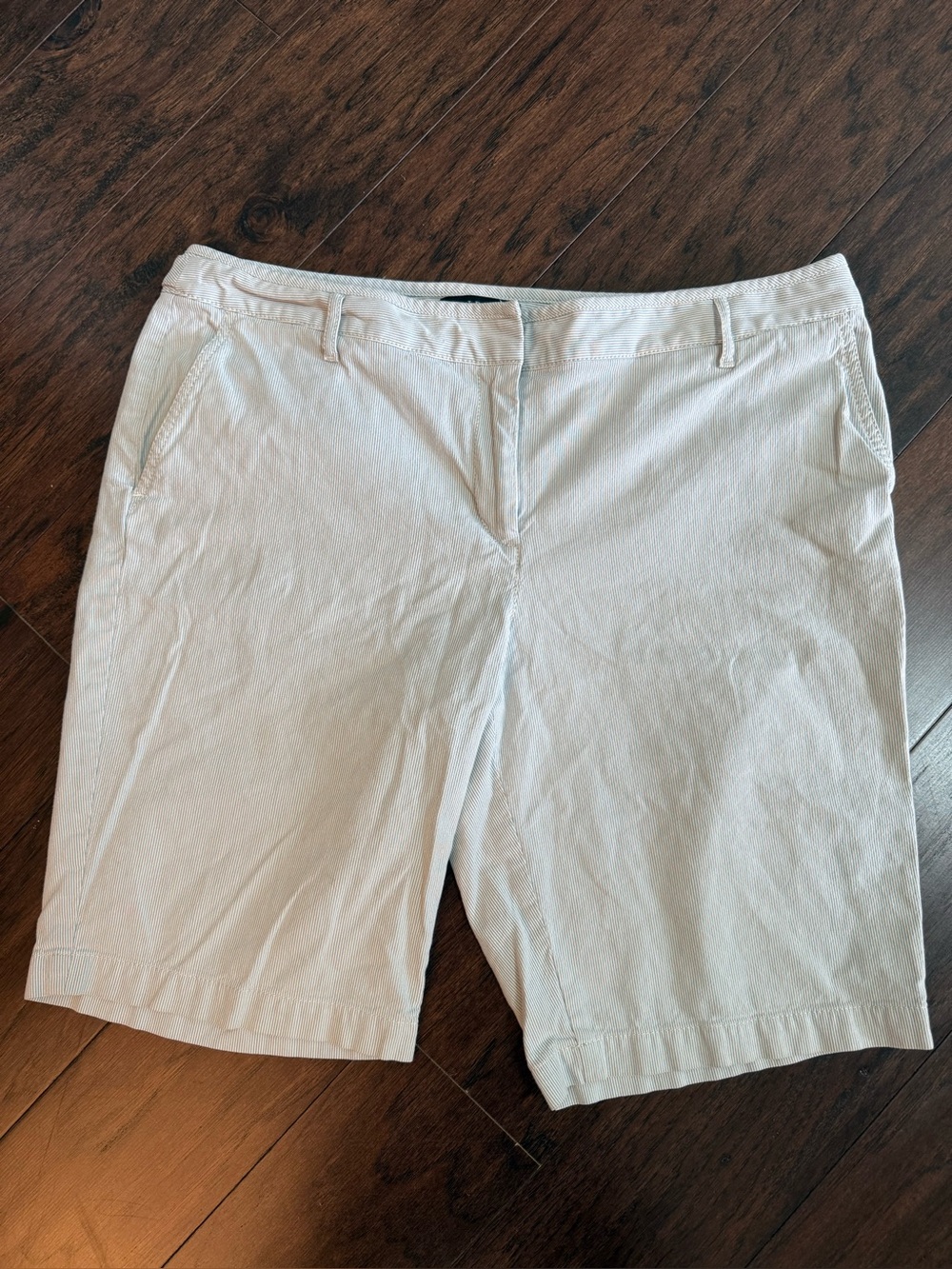 Talbots Heritage Women’s 14P Blue White Pinstripe Bermuda Shorts Cotton
